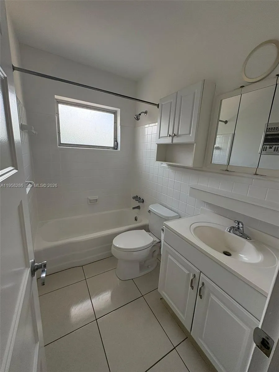 2222 Taylor St 12, Hollywood, Florida 33020, Hollywood, Florida 33020, 1 Bedroom Bedrooms, ,1 BathroomBathrooms,Residential,For Sale,2222 Taylor St 12, Hollywood, Florida 33020,A11958286