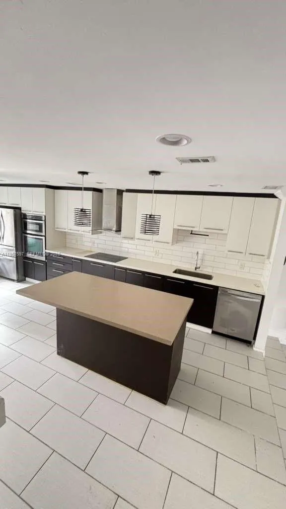 8191 Nw 8th Manor 5, Plantation, Florida 33324, Plantation, Florida 33324, 3 Bedrooms Bedrooms, ,2 BathroomsBathrooms,Residential,For Sale,8191 Nw 8th Manor 5, Plantation, Florida 33324,A11957597