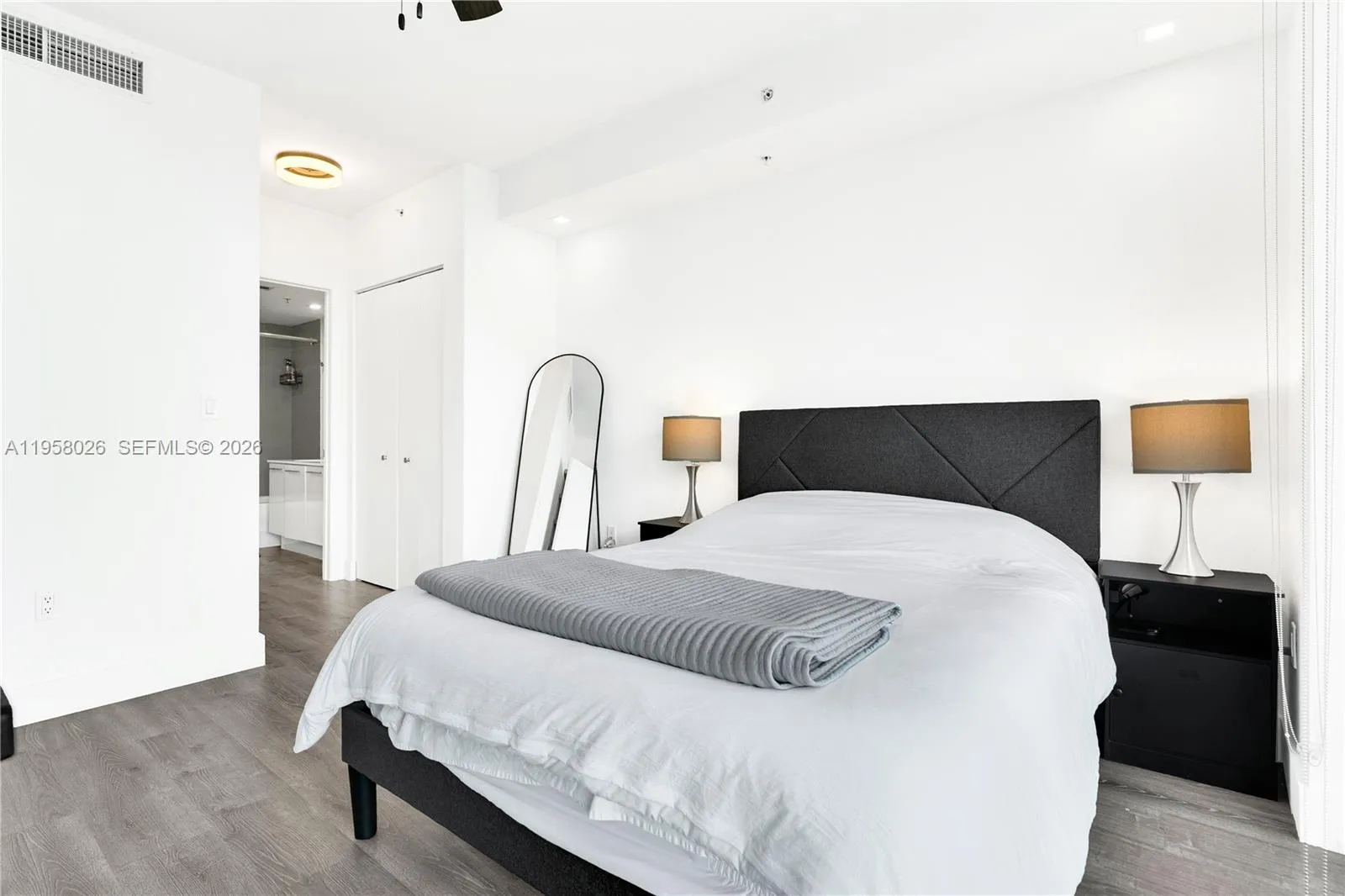 92 Sw 3rd St 3108, Miami, Florida 33130, Miami, Florida 33130, 1 Bedroom Bedrooms, ,1 BathroomBathrooms,Residential Lease,For Rent,92 Sw 3rd St 3108, Miami, Florida 33130,A11958026