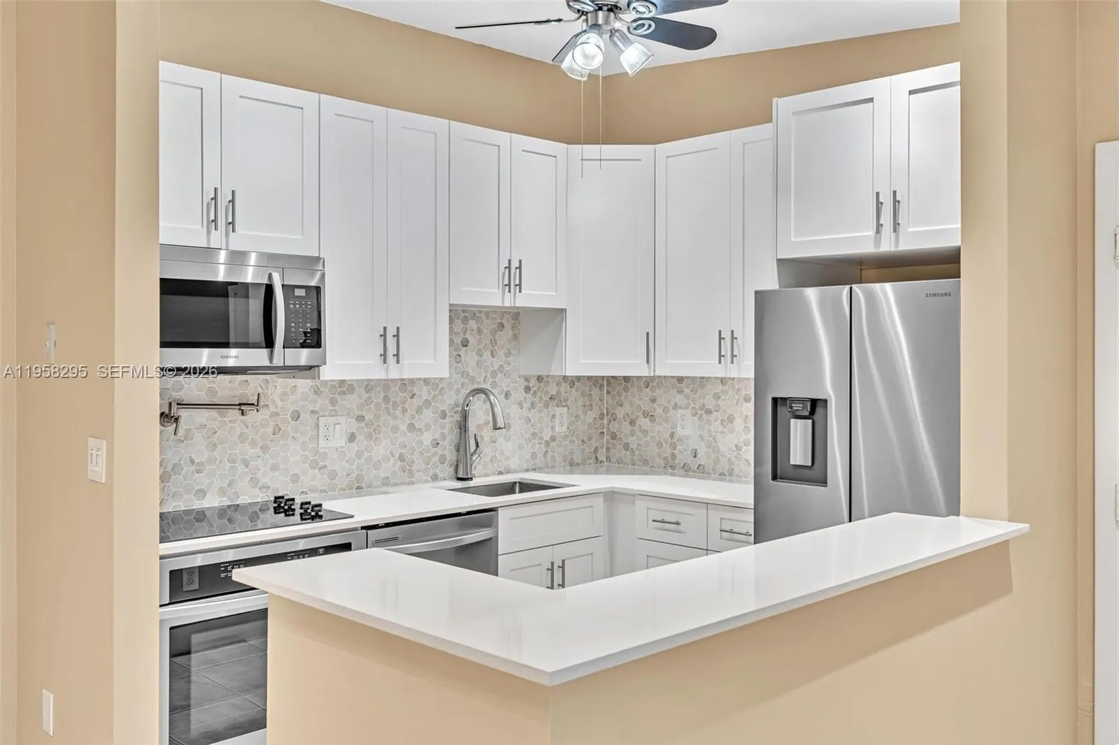 9487 W Mcnab Rd 205, Tamarac, Florida 33321, Tamarac, Florida 33321, 2 Bedrooms Bedrooms, ,2 BathroomsBathrooms,Residential Lease,For Rent,9487 W Mcnab Rd 205, Tamarac, Florida 33321,A11958295