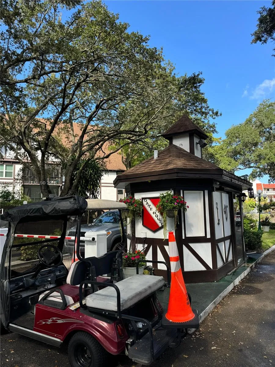 3720 Inverrary Dr 2s, Lauderhill, Florida 33319, Lauderhill, Florida 33319, 1 Bedroom Bedrooms, ,1 BathroomBathrooms,Residential,For Sale,3720 Inverrary Dr 2s, Lauderhill, Florida 33319,A11958290