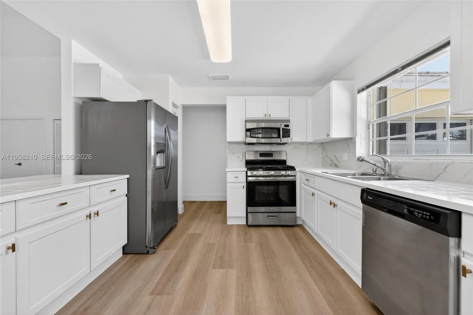 1251 E Wilshire Cir E, Pembroke Pines, Florida 330, Pembroke Pines, Florida 33027, 3 Bedrooms Bedrooms, ,2 BathroomsBathrooms,Residential,For Sale,1251 E Wilshire Cir E, Pembroke Pines, Florida 330,A11958210