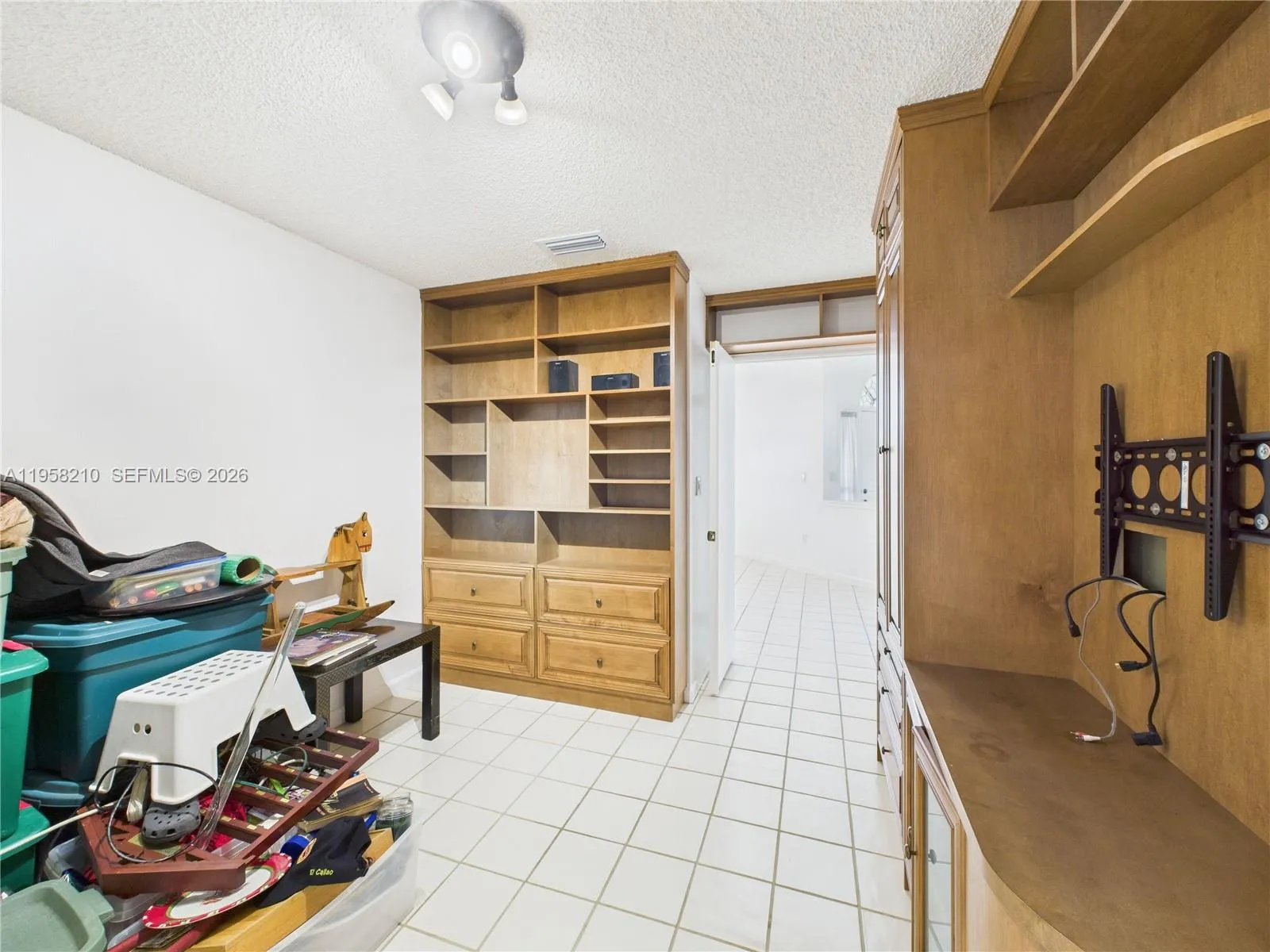 1251 E Wilshire Cir E, Pembroke Pines, Florida 330, Pembroke Pines, Florida 33027, 3 Bedrooms Bedrooms, ,2 BathroomsBathrooms,Residential,For Sale,1251 E Wilshire Cir E, Pembroke Pines, Florida 330,A11958210