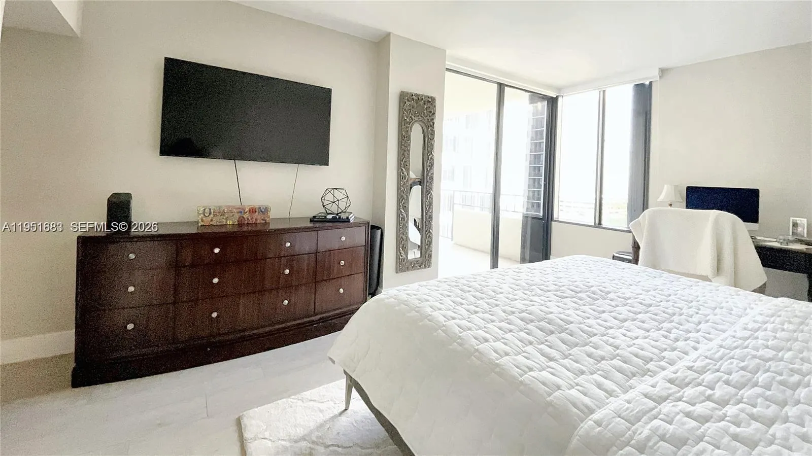 520 Brickell Key Dr A1010, Miami, Florida 33131, Miami, Florida 33131, 2 Bedrooms Bedrooms, ,2 BathroomsBathrooms,Residential,For Sale,520 Brickell Key Dr A1010, Miami, Florida 33131,A11951683