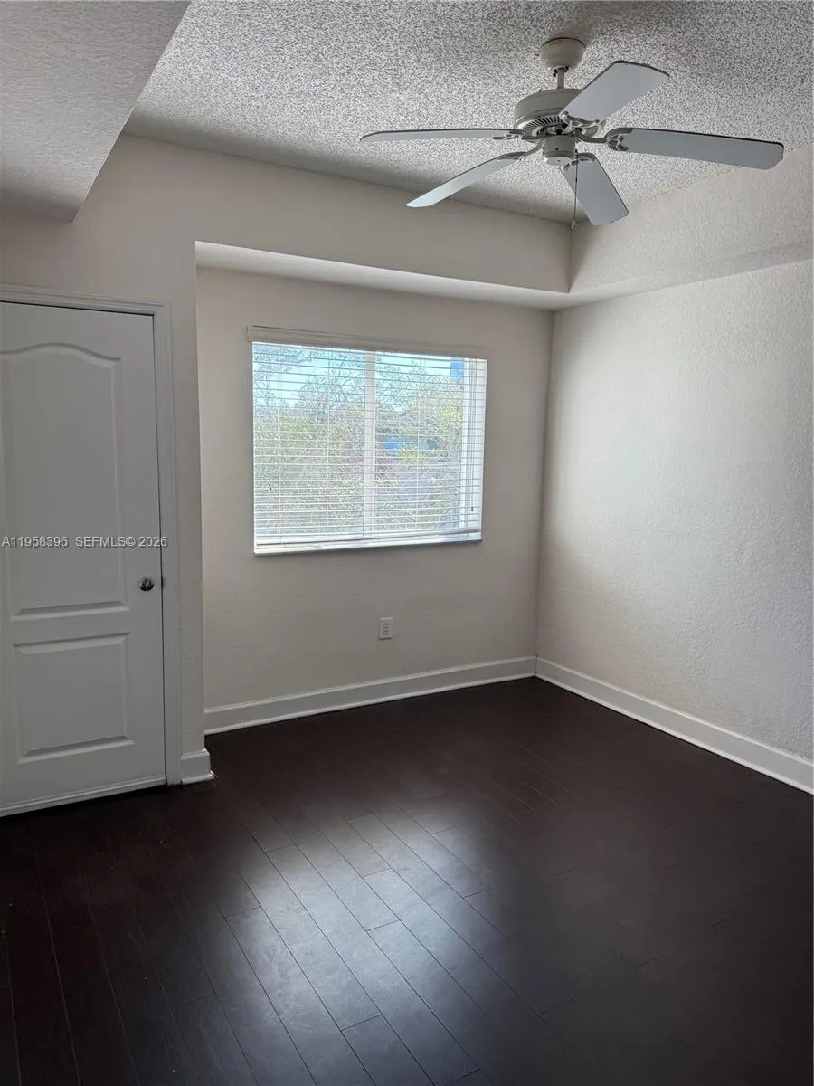 6001 Sw 70th St 301, South Miami, Florida 33143, South Miami, Florida 33143, 2 Bedrooms Bedrooms, ,2 BathroomsBathrooms,Residential,For Sale,6001 Sw 70th St 301, South Miami, Florida 33143,A11958396