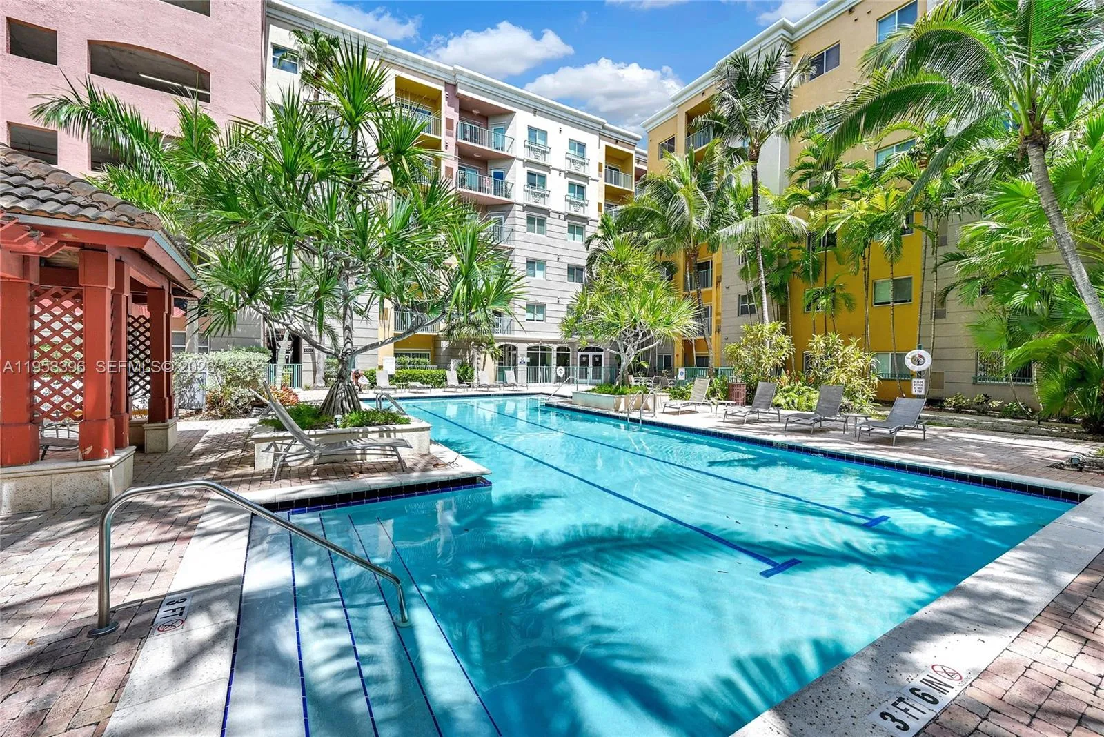 6001 Sw 70th St 301, South Miami, Florida 33143, South Miami, Florida 33143, 2 Bedrooms Bedrooms, ,2 BathroomsBathrooms,Residential,For Sale,6001 Sw 70th St 301, South Miami, Florida 33143,A11958396