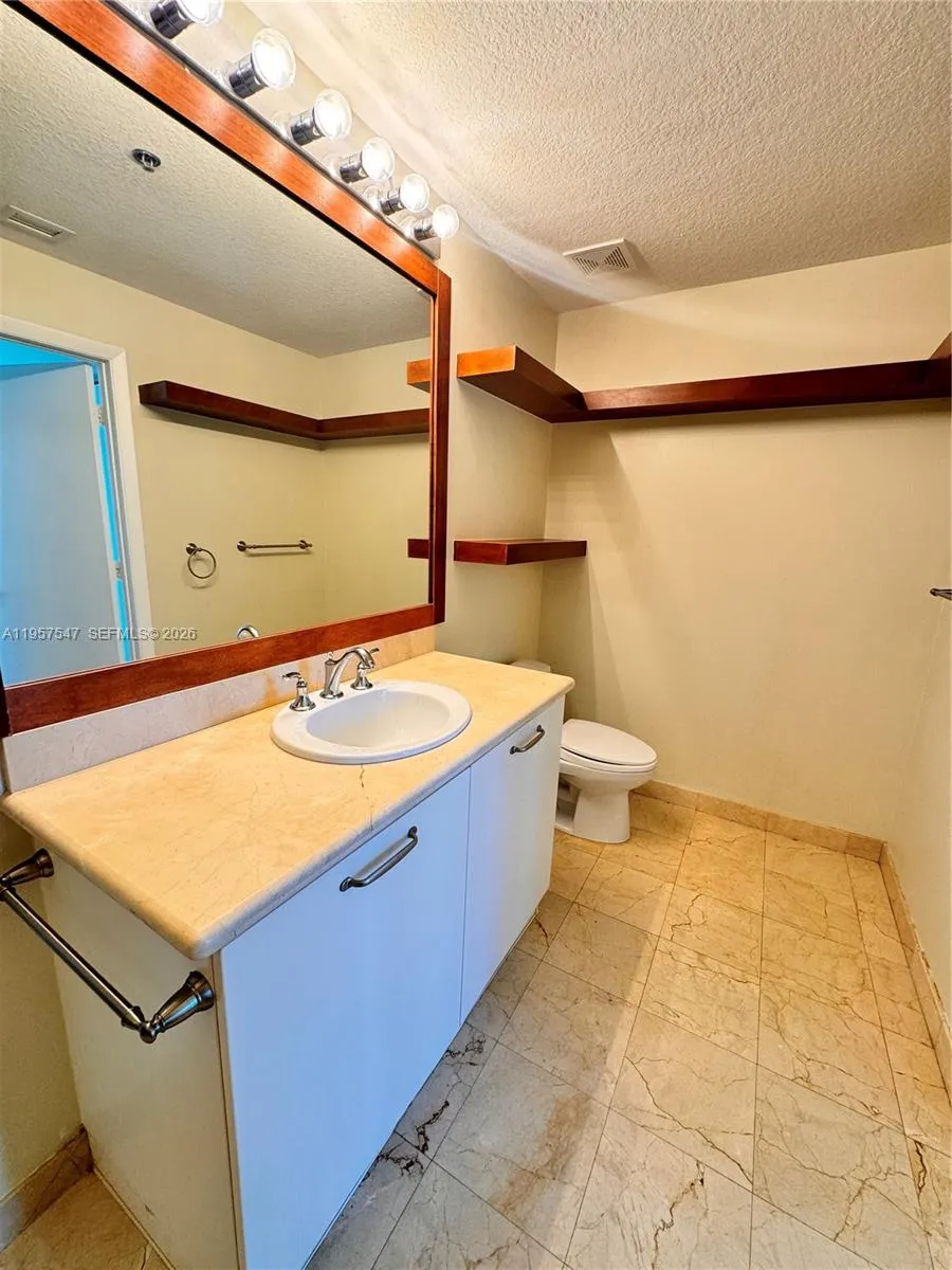 6515 Collins Ave 905, Miami Beach, Florida 33141, Miami Beach, Florida 33141, 1 Bedroom Bedrooms, ,1 BathroomBathrooms,Residential,For Sale,6515 Collins Ave 905, Miami Beach, Florida 33141,A11957547