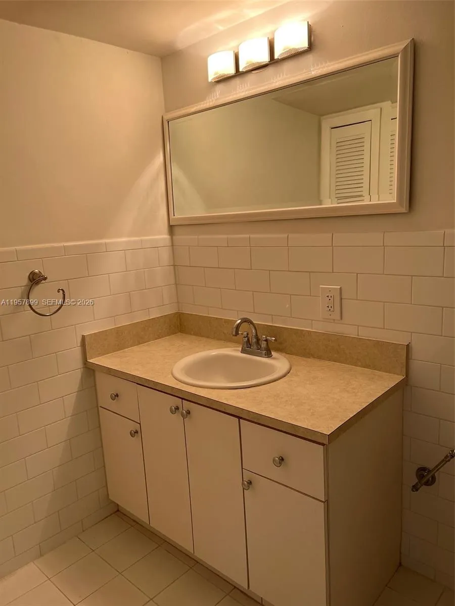 2500 Sw 6th St 503, Miami, Florida 33135, Miami, Florida 33135, 1 Bedroom Bedrooms, ,1 BathroomBathrooms,Residential Lease,For Rent,2500 Sw 6th St 503, Miami, Florida 33135,A11957899