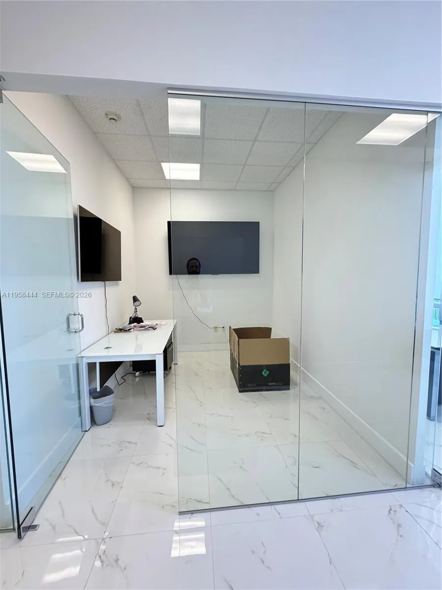 20200 W Dixie Hwy 605a, Miami, Florida 33180, Miami, Florida 33180, ,Commercial Lease,For Rent,20200 W Dixie Hwy 605a, Miami, Florida 33180,A11958444