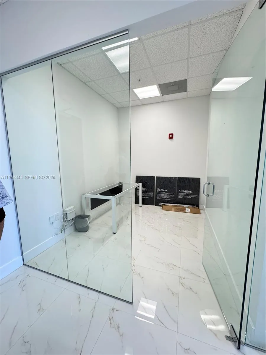 20200 W Dixie Hwy 605a, Miami, Florida 33180, Miami, Florida 33180, ,Commercial Lease,For Rent,20200 W Dixie Hwy 605a, Miami, Florida 33180,A11958444