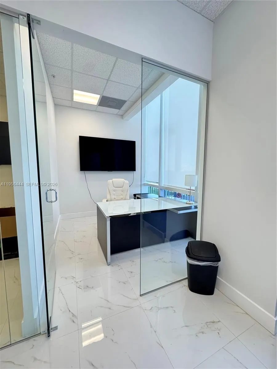 20200 W Dixie Hwy 605a, Miami, Florida 33180, Miami, Florida 33180, ,Commercial Lease,For Rent,20200 W Dixie Hwy 605a, Miami, Florida 33180,A11958444