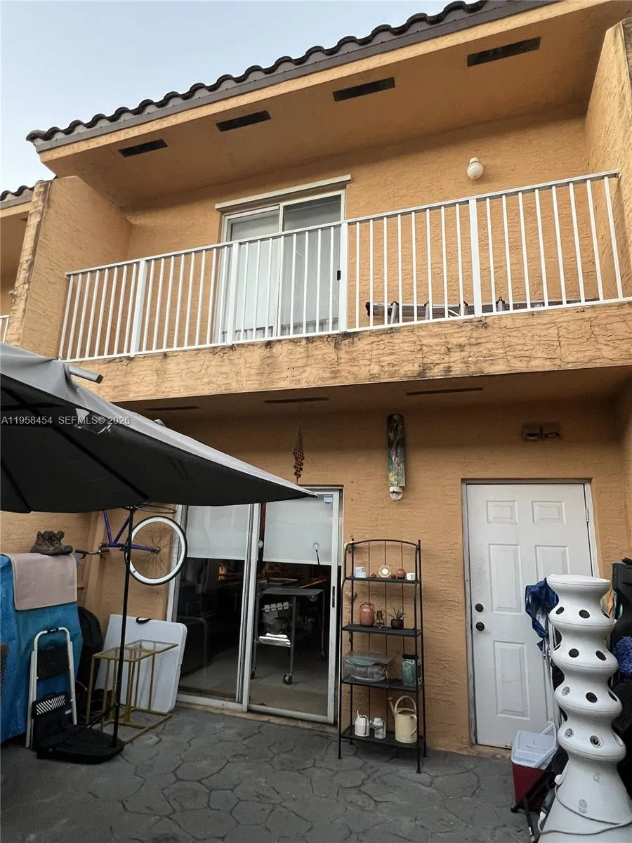 7701 W 36th Ave 3, Hialeah, Florida 33018, Hialeah, Florida 33018, 2 Bedrooms Bedrooms, ,2 BathroomsBathrooms,Residential,For Sale,7701 W 36th Ave 3, Hialeah, Florida 33018,A11958454