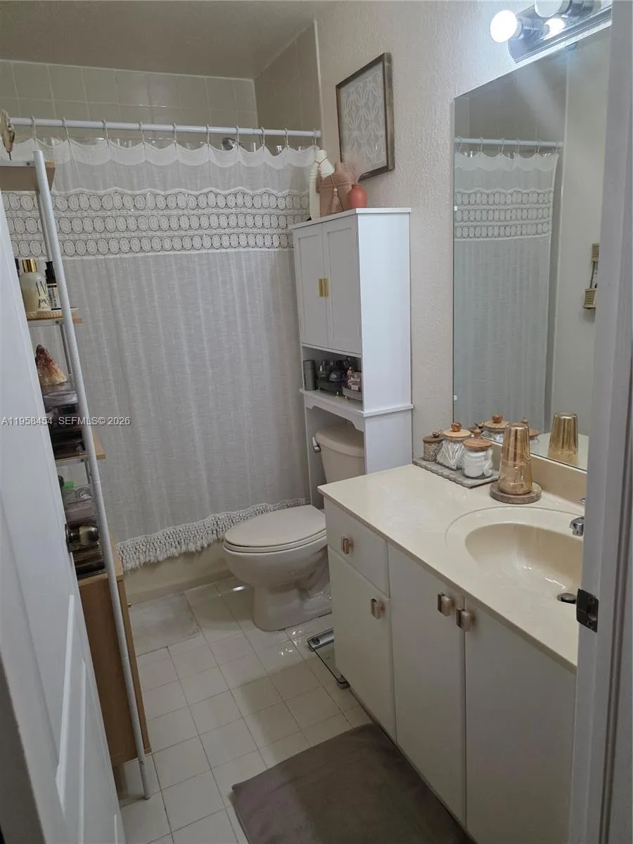7701 W 36th Ave 3, Hialeah, Florida 33018, Hialeah, Florida 33018, 2 Bedrooms Bedrooms, ,2 BathroomsBathrooms,Residential,For Sale,7701 W 36th Ave 3, Hialeah, Florida 33018,A11958454