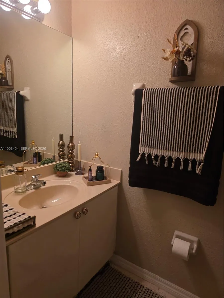 7701 W 36th Ave 3, Hialeah, Florida 33018, Hialeah, Florida 33018, 2 Bedrooms Bedrooms, ,2 BathroomsBathrooms,Residential,For Sale,7701 W 36th Ave 3, Hialeah, Florida 33018,A11958454