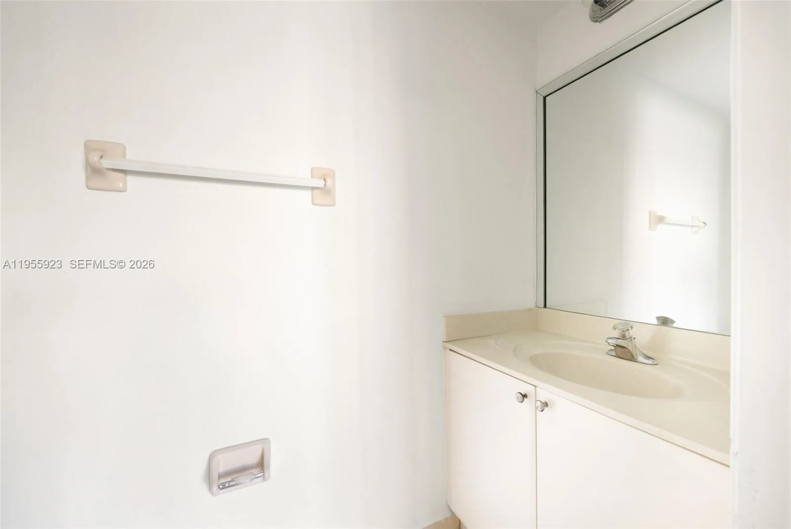 940 Sw 6th Ave, Florida City, Florida 33034, Florida City, Florida 33034, 3 Bedrooms Bedrooms, ,2 BathroomsBathrooms,Residential,For Sale,940 Sw 6th Ave, Florida City, Florida 33034,A11955923