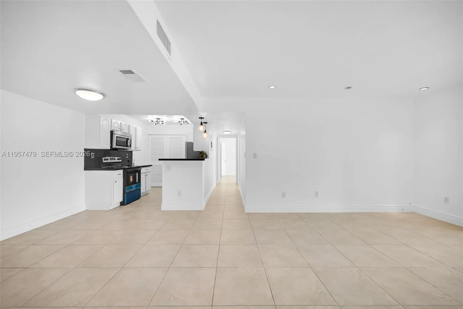 7483 Sw 82nd St A101, Miami, Florida 33143, Miami, Florida 33143, 3 Bedrooms Bedrooms, ,2 BathroomsBathrooms,Residential,For Sale,7483 Sw 82nd St A101, Miami, Florida 33143,A11957479