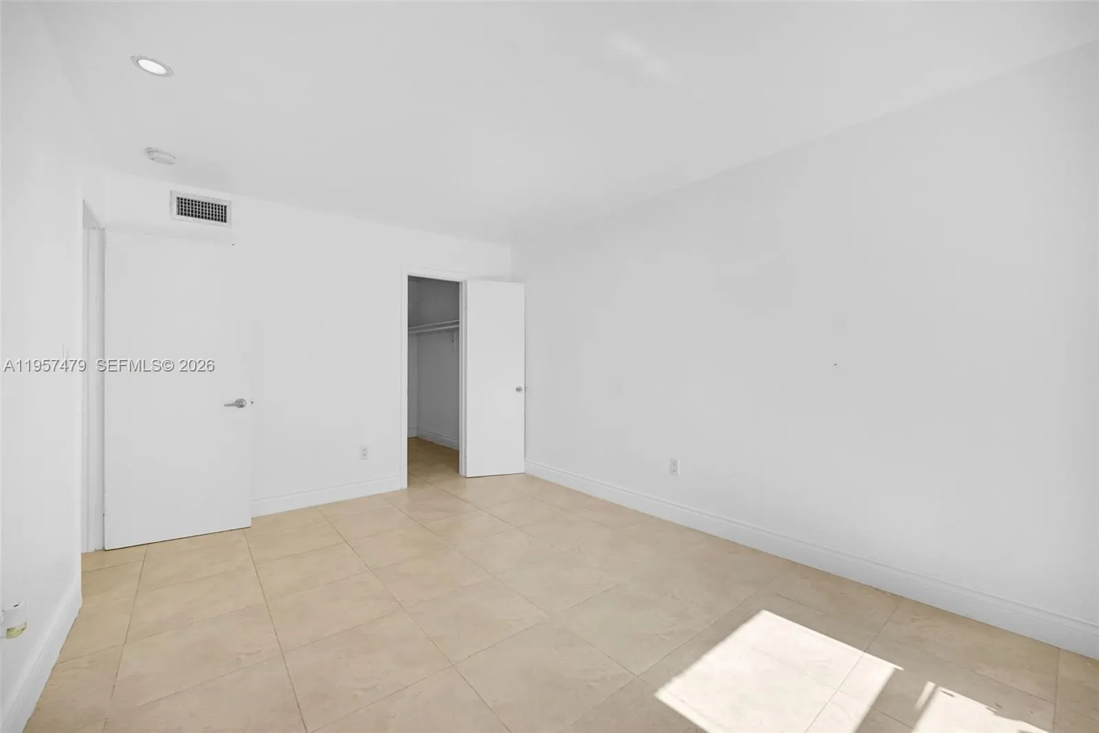 7483 Sw 82nd St A101, Miami, Florida 33143, Miami, Florida 33143, 3 Bedrooms Bedrooms, ,2 BathroomsBathrooms,Residential,For Sale,7483 Sw 82nd St A101, Miami, Florida 33143,A11957479