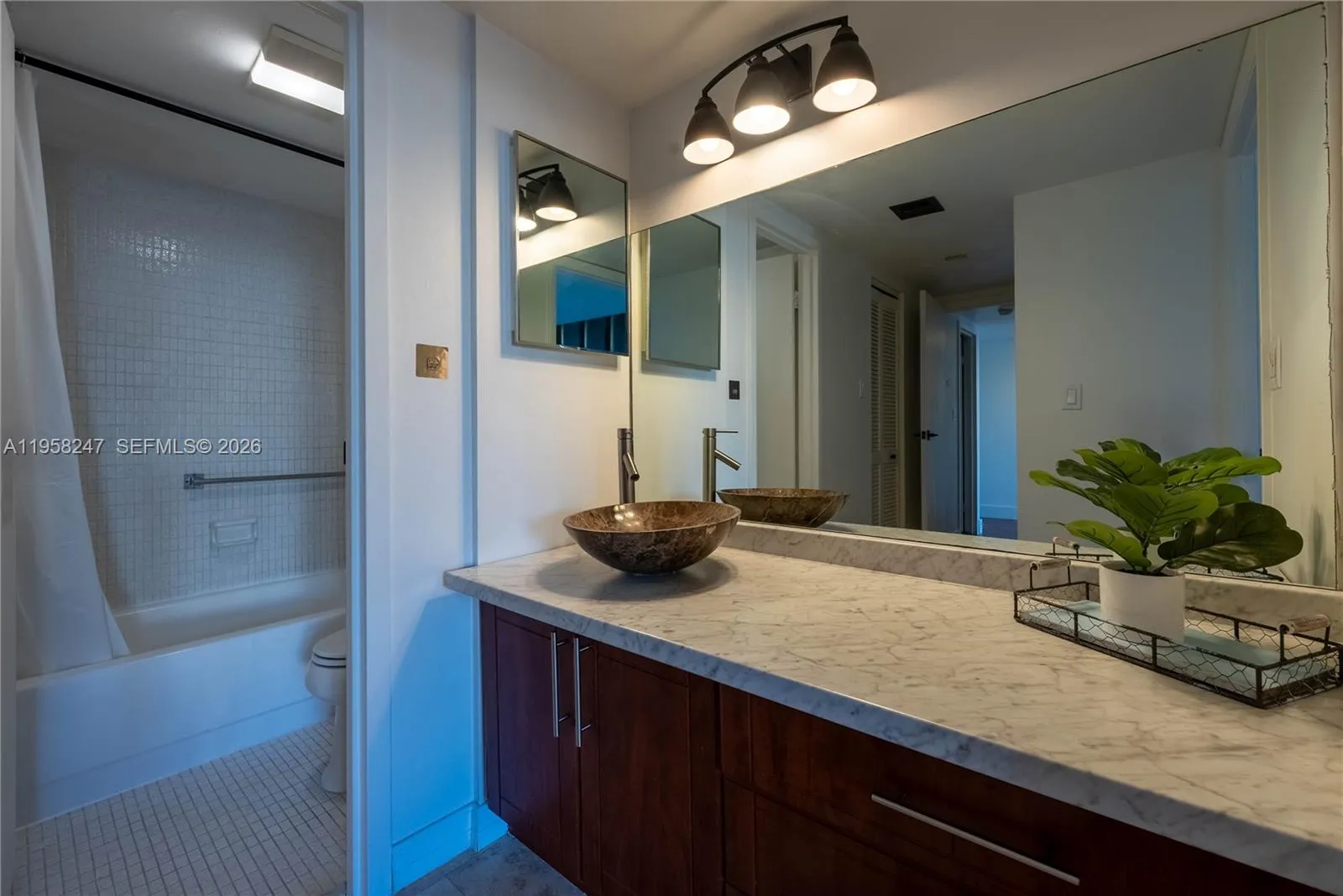3675 N Country Club Dr 201, Aventura, Florida 3318, Aventura, Florida 33180, 2 Bedrooms Bedrooms, ,1 BathroomBathrooms,Residential Lease,For Rent,3675 N Country Club Dr 201, Aventura, Florida 3318,A11958247