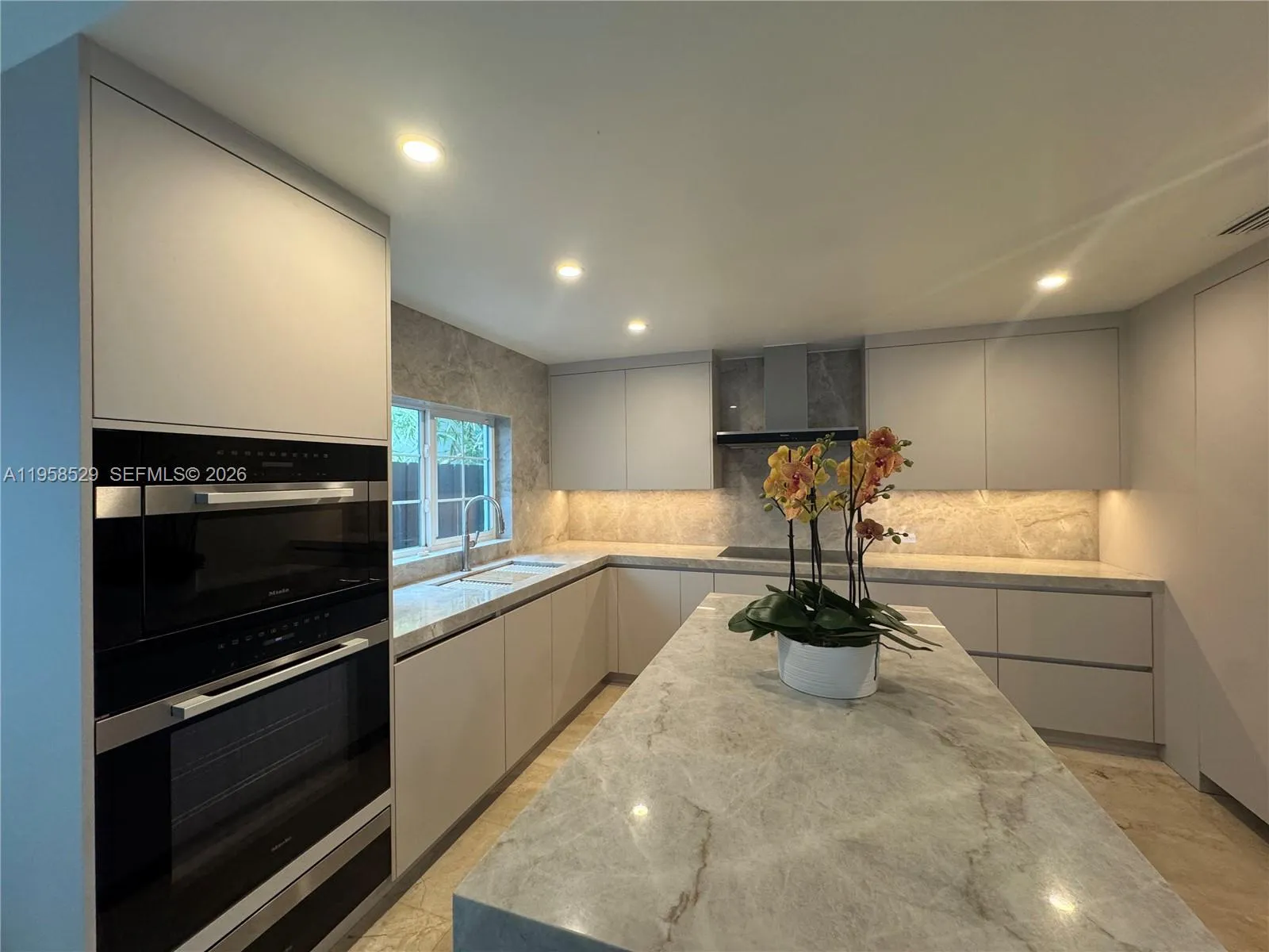 3185 Washington St, Miami, Florida 33133, Miami, Florida 33133, 4 Bedrooms Bedrooms, ,4 BathroomsBathrooms,Residential,For Sale,3185 Washington St, Miami, Florida 33133,A11958529