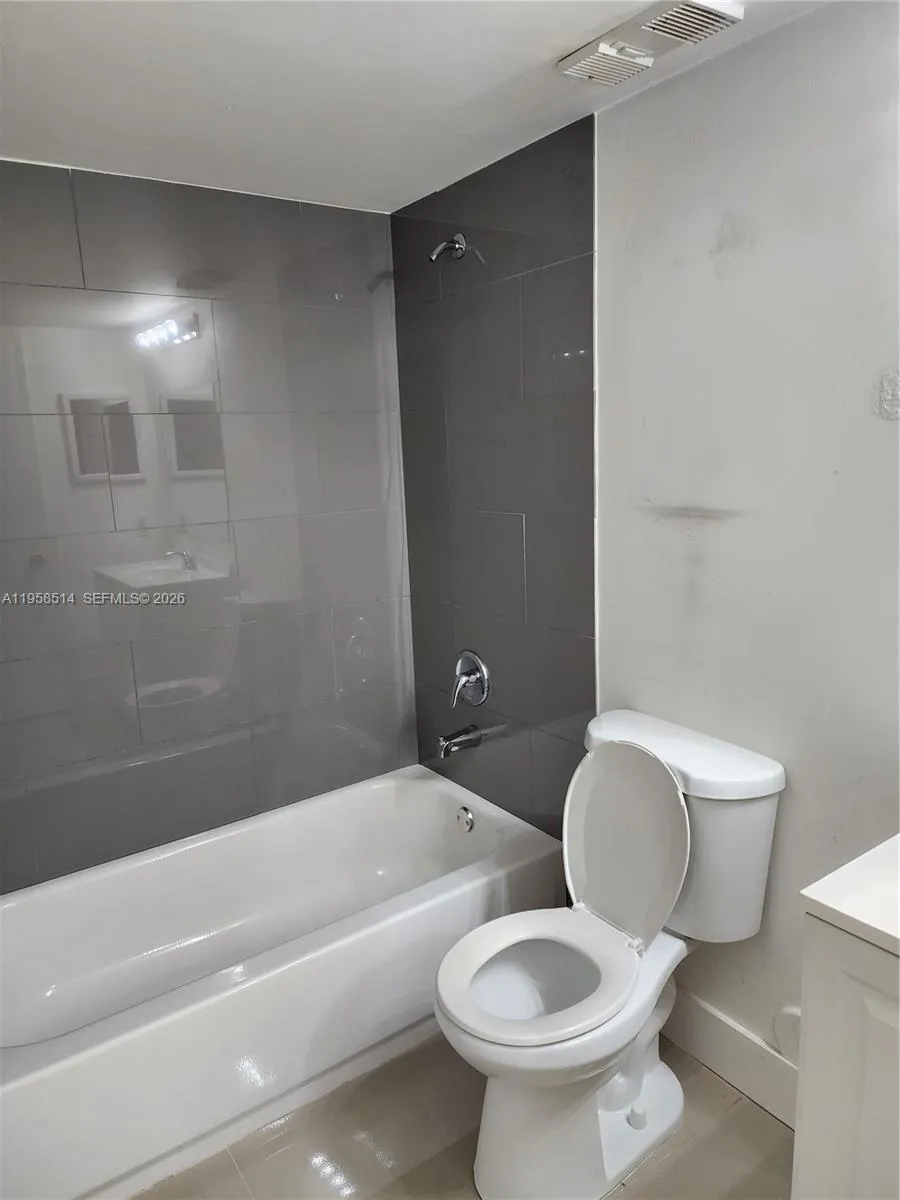 4321 W Mcnab Rd 10, Pompano Beach, Florida 33069, Pompano Beach, Florida 33069, 1 Bedroom Bedrooms, ,1 BathroomBathrooms,Residential Lease,For Rent,4321 W Mcnab Rd 10, Pompano Beach, Florida 33069,A11958514