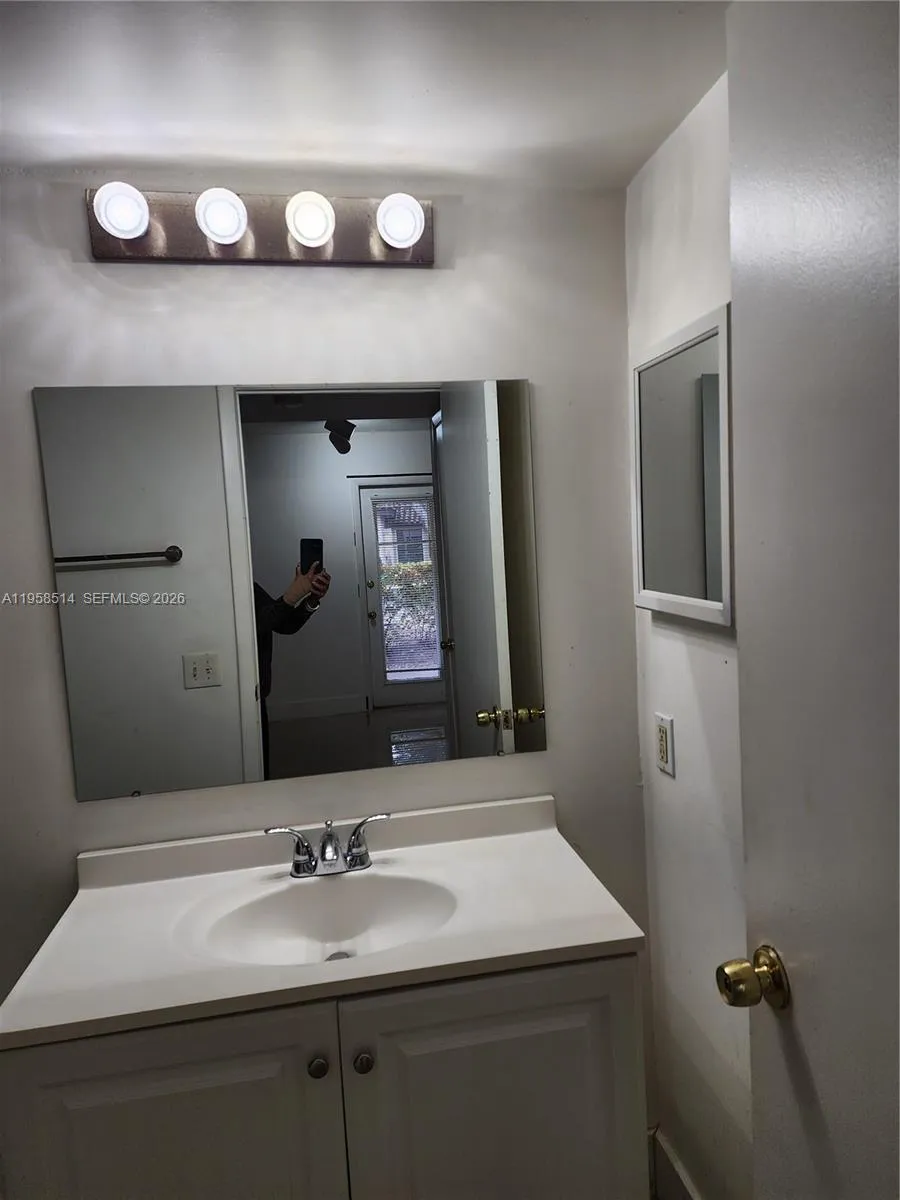 4321 W Mcnab Rd 10, Pompano Beach, Florida 33069, Pompano Beach, Florida 33069, 1 Bedroom Bedrooms, ,1 BathroomBathrooms,Residential Lease,For Rent,4321 W Mcnab Rd 10, Pompano Beach, Florida 33069,A11958514