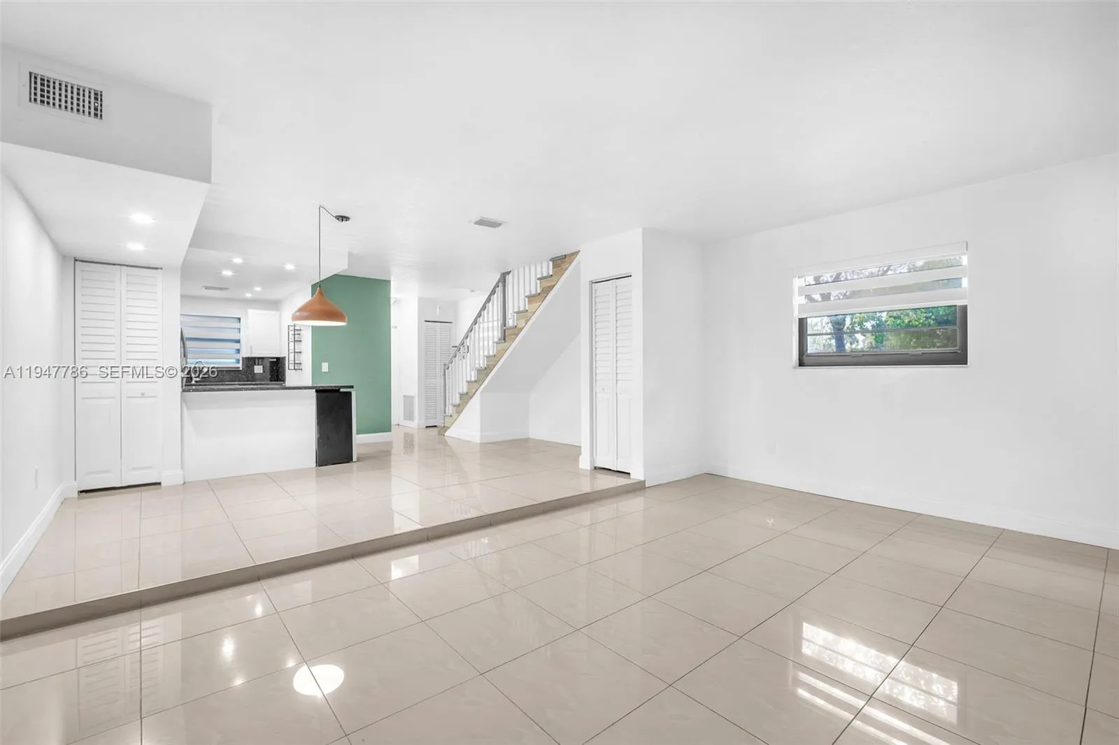 Hollywood, Florida 33020, Hollywood, Florida 33020, 2 Bedrooms Bedrooms, ,1 BathroomBathrooms,Residential,For Sale, Hollywood, Florida 33020,A11947786