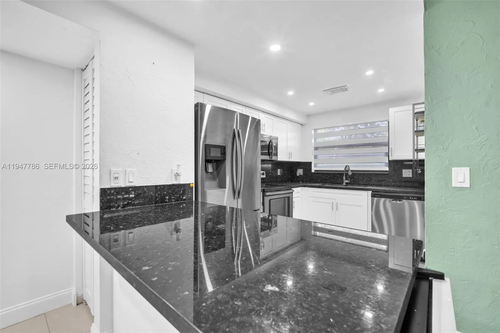 Hollywood, Florida 33020, Hollywood, Florida 33020, 2 Bedrooms Bedrooms, ,1 BathroomBathrooms,Residential,For Sale, Hollywood, Florida 33020,A11947786