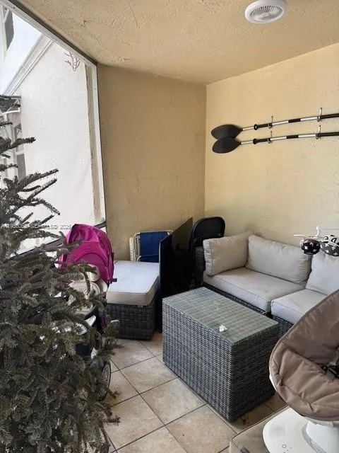 2821 N Miami Beach Blvd 2i, North Miami Beach, Flo, North Miami Beach, Florida 33160, 1 Bedroom Bedrooms, ,1 BathroomBathrooms,Residential,For Sale,2821 N Miami Beach Blvd 2i, North Miami Beach, Flo,A11958065
