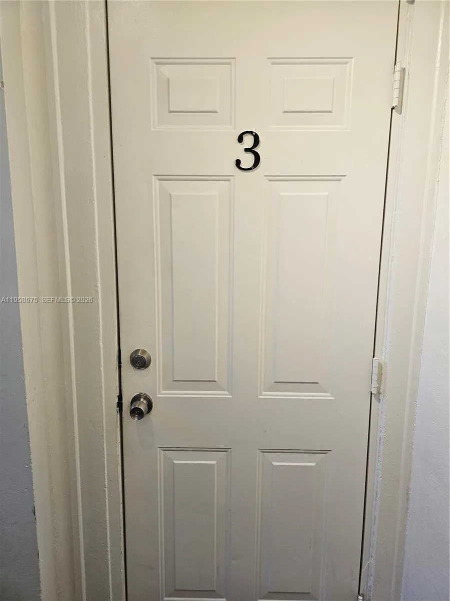 622 15th St 3, Miami Beach, Florida 33139, Miami Beach, Florida 33139, 1 Bedroom Bedrooms, ,1 BathroomBathrooms,Residential Lease,For Rent,622 15th St 3, Miami Beach, Florida 33139,A11958575