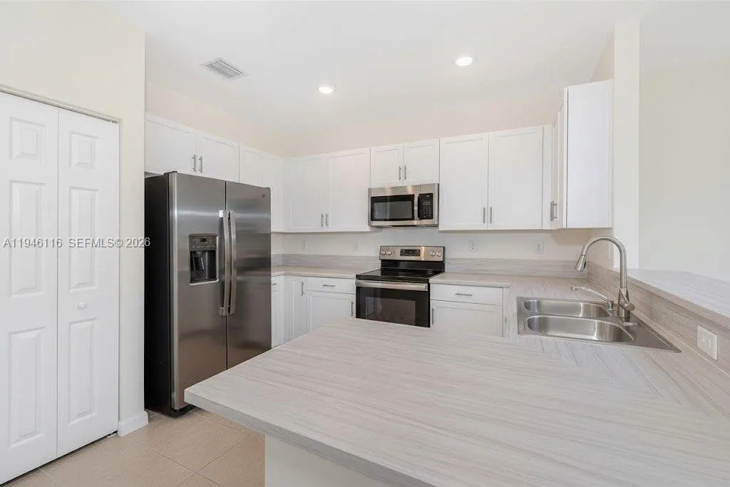 3326 W 112th St, Hialeah, Florida 33018, Hialeah, Florida 33018, 3 Bedrooms Bedrooms, ,2 BathroomsBathrooms,Residential,For Sale,3326 W 112th St, Hialeah, Florida 33018,A11946116