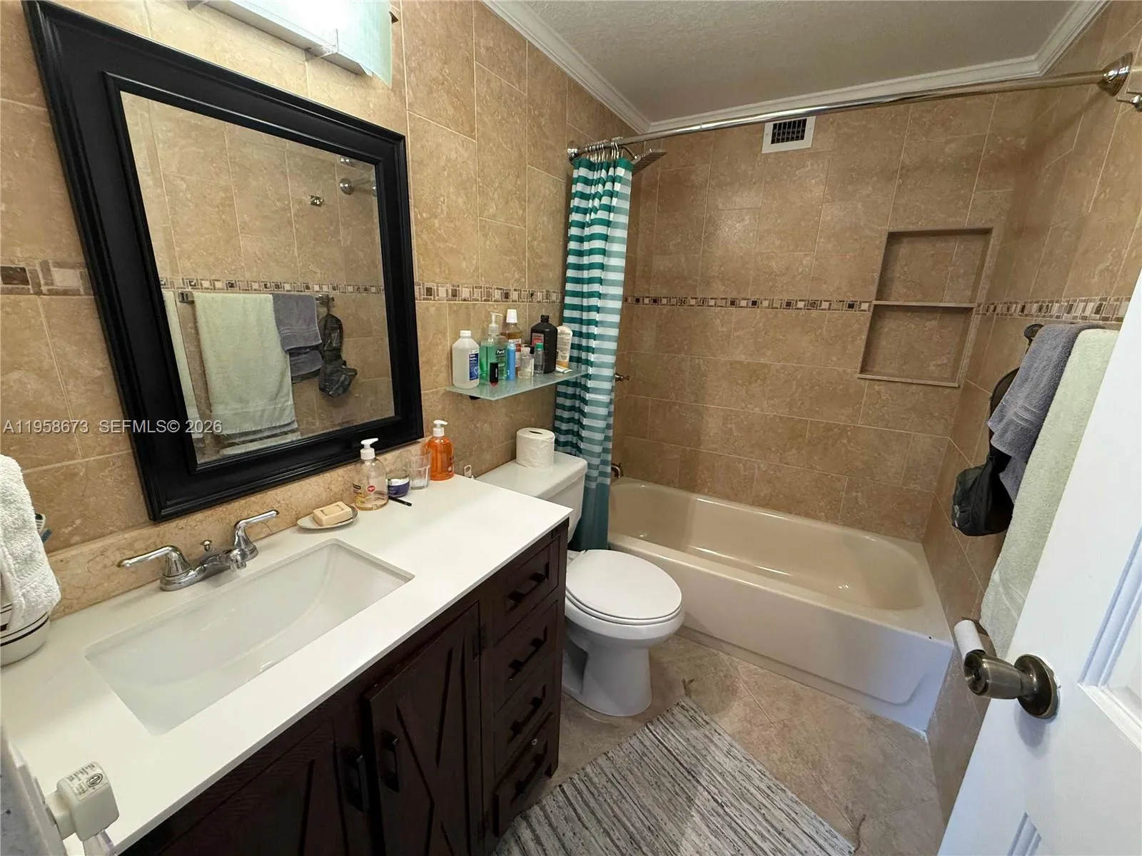999 Brickell Bay Dr 2002, Miami, Florida 33131, Miami, Florida 33131, 1 Bedroom Bedrooms, ,2 BathroomsBathrooms,Residential,For Sale,999 Brickell Bay Dr 2002, Miami, Florida 33131,A11958673