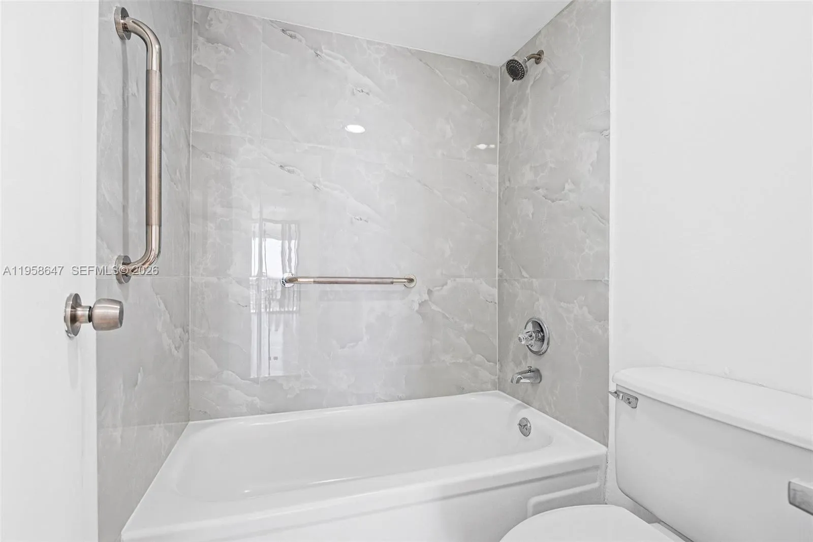 1000 Saint Charles Pl 613, Pembroke Pines, Florida, Pembroke Pines, Florida 33026, 1 Bedroom Bedrooms, ,1 BathroomBathrooms,Residential Lease,For Rent,1000 Saint Charles Pl 613, Pembroke Pines, Florida,A11958647