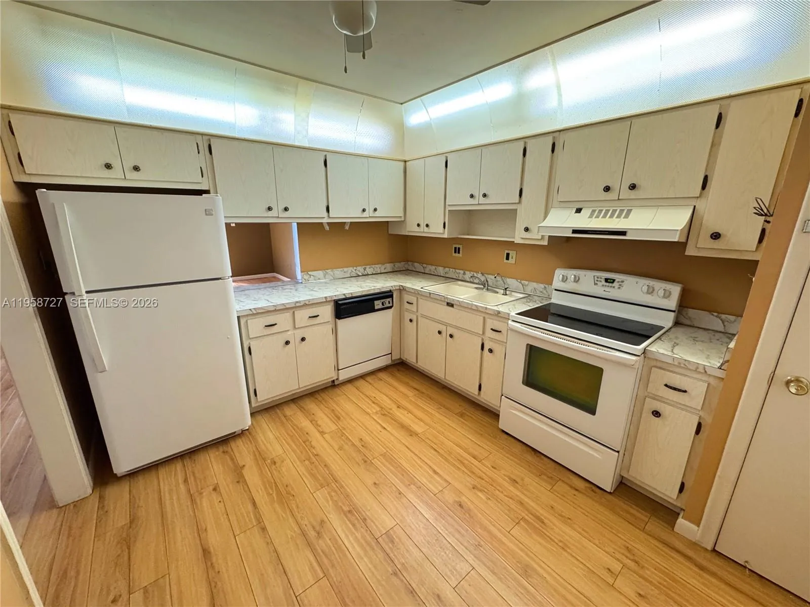 2060 Nw 48th Ter 308, Lauderhill, Florida 33313, Lauderhill, Florida 33313, 2 Bedrooms Bedrooms, ,2 BathroomsBathrooms,Residential Lease,For Rent,2060 Nw 48th Ter 308, Lauderhill, Florida 33313,A11958727