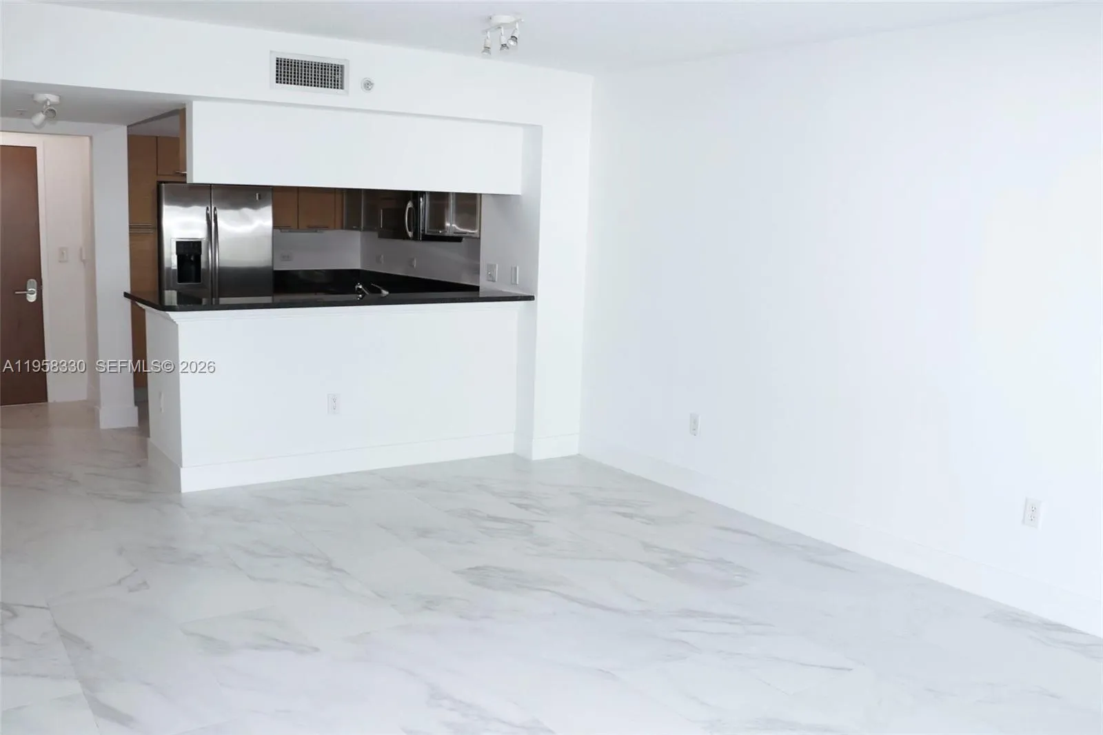 31 Se 5th St 507, Miami, Florida 33131, Miami, Florida 33131, 1 Bedroom Bedrooms, ,1 BathroomBathrooms,Residential Lease,For Rent,31 Se 5th St 507, Miami, Florida 33131,A11958330