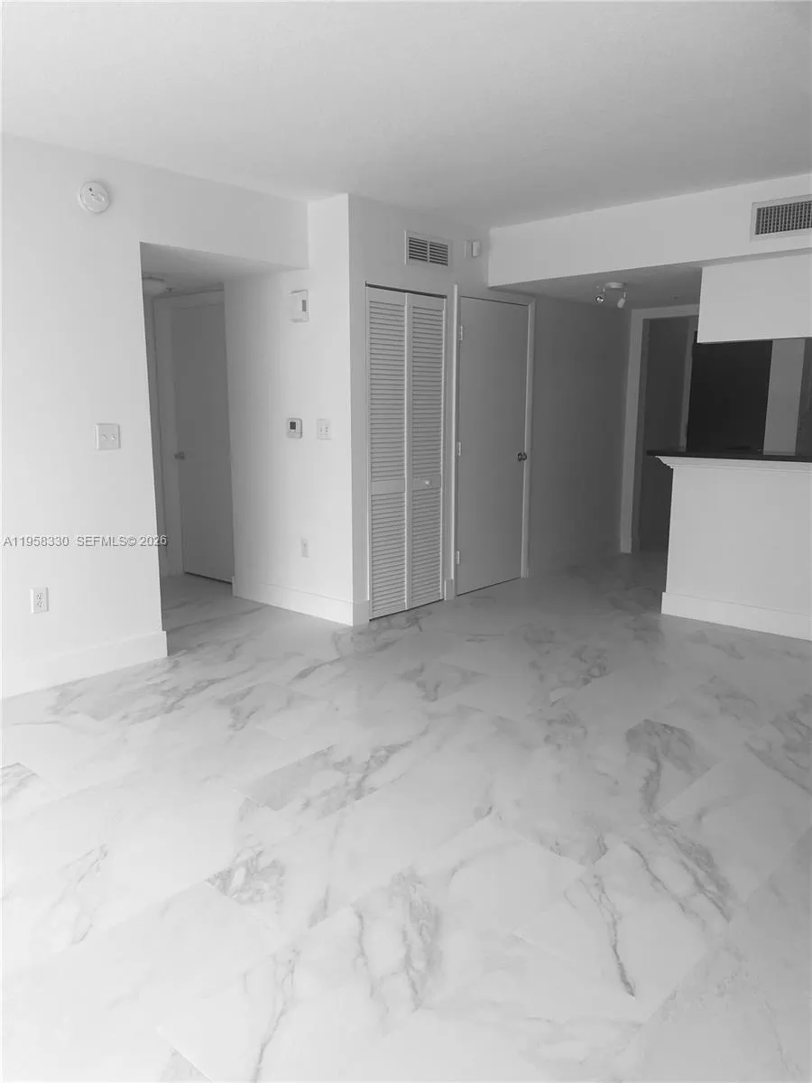 31 Se 5th St 507, Miami, Florida 33131, Miami, Florida 33131, 1 Bedroom Bedrooms, ,1 BathroomBathrooms,Residential Lease,For Rent,31 Se 5th St 507, Miami, Florida 33131,A11958330