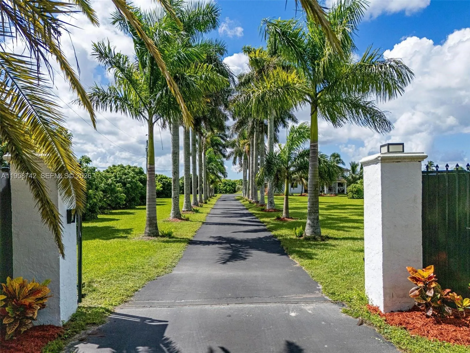 20520 Sw 190th St, Miami, Florida 33187, Miami, Florida 33187, 4 Bedrooms Bedrooms, ,3 BathroomsBathrooms,Residential,For Sale,20520 Sw 190th St, Miami, Florida 33187,A11958742