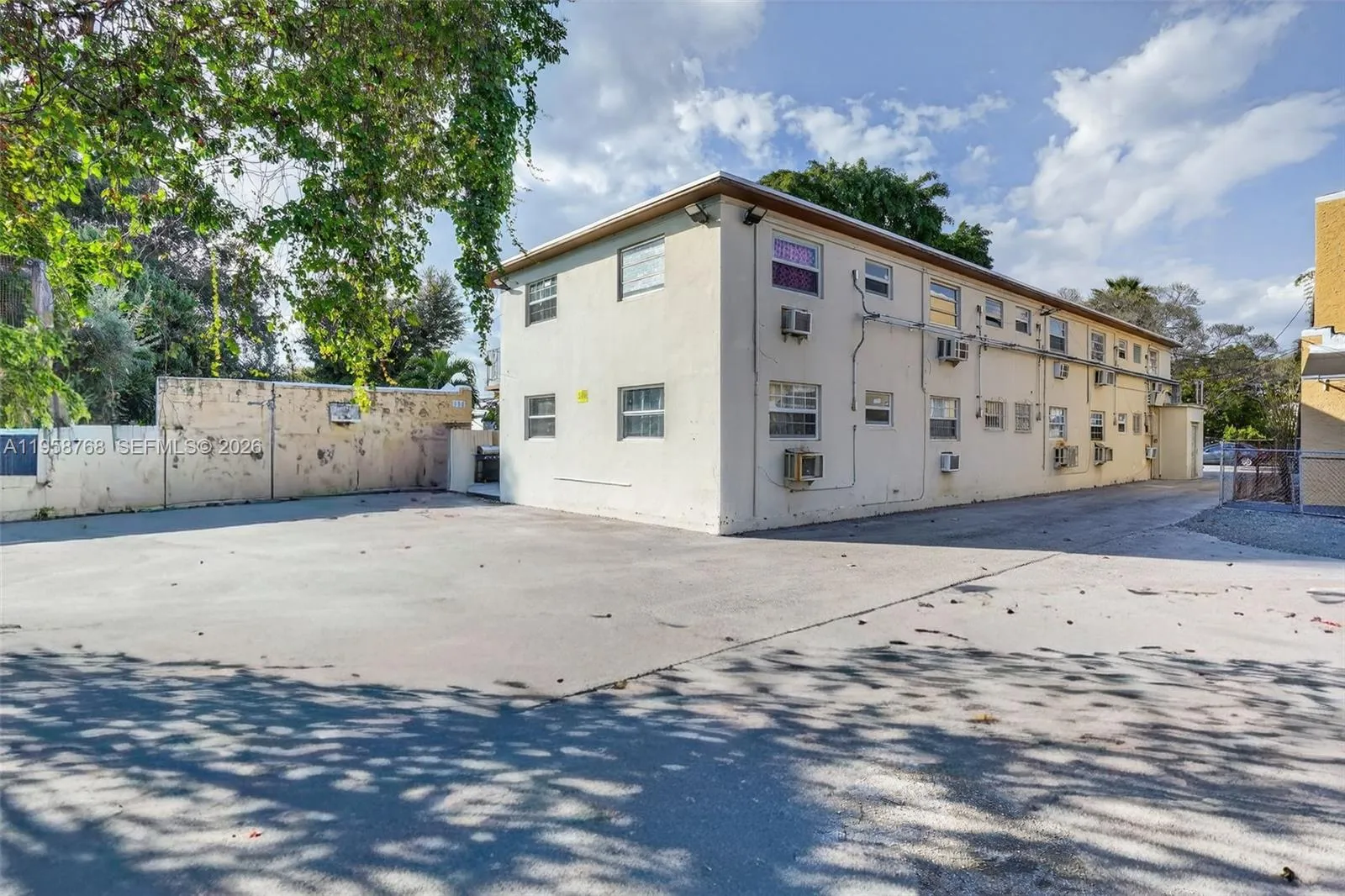 1736 Nw 19th St, Miami, Florida 33125, Miami, Florida 33125, ,Residential Income,For Sale,1736 Nw 19th St, Miami, Florida 33125,A11958768