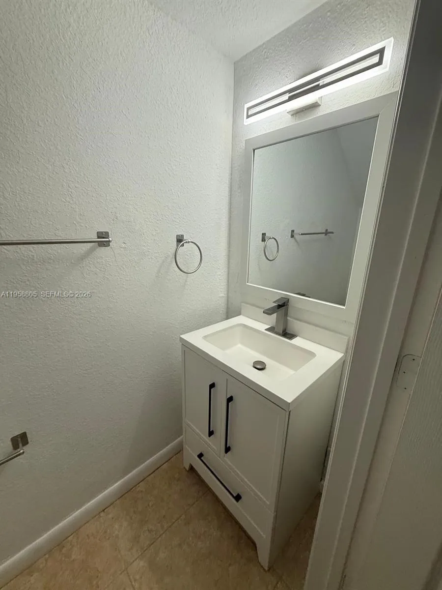 11603 Nw 89th St 215, Doral, Florida 33178, Doral, Florida 33178, 2 Bedrooms Bedrooms, ,2 BathroomsBathrooms,Residential Lease,For Rent,11603 Nw 89th St 215, Doral, Florida 33178,A11958805