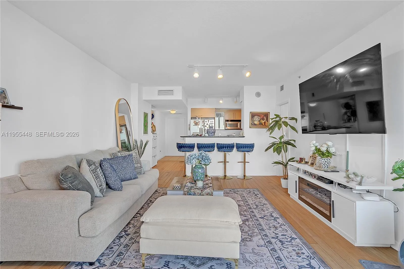 325 S Biscayne Bl 3117, Miami, Florida 33131, Miami, Florida 33131, 1 Bedroom Bedrooms, ,1 BathroomBathrooms,Residential,For Sale,325 S Biscayne Bl 3117, Miami, Florida 33131,A11955448