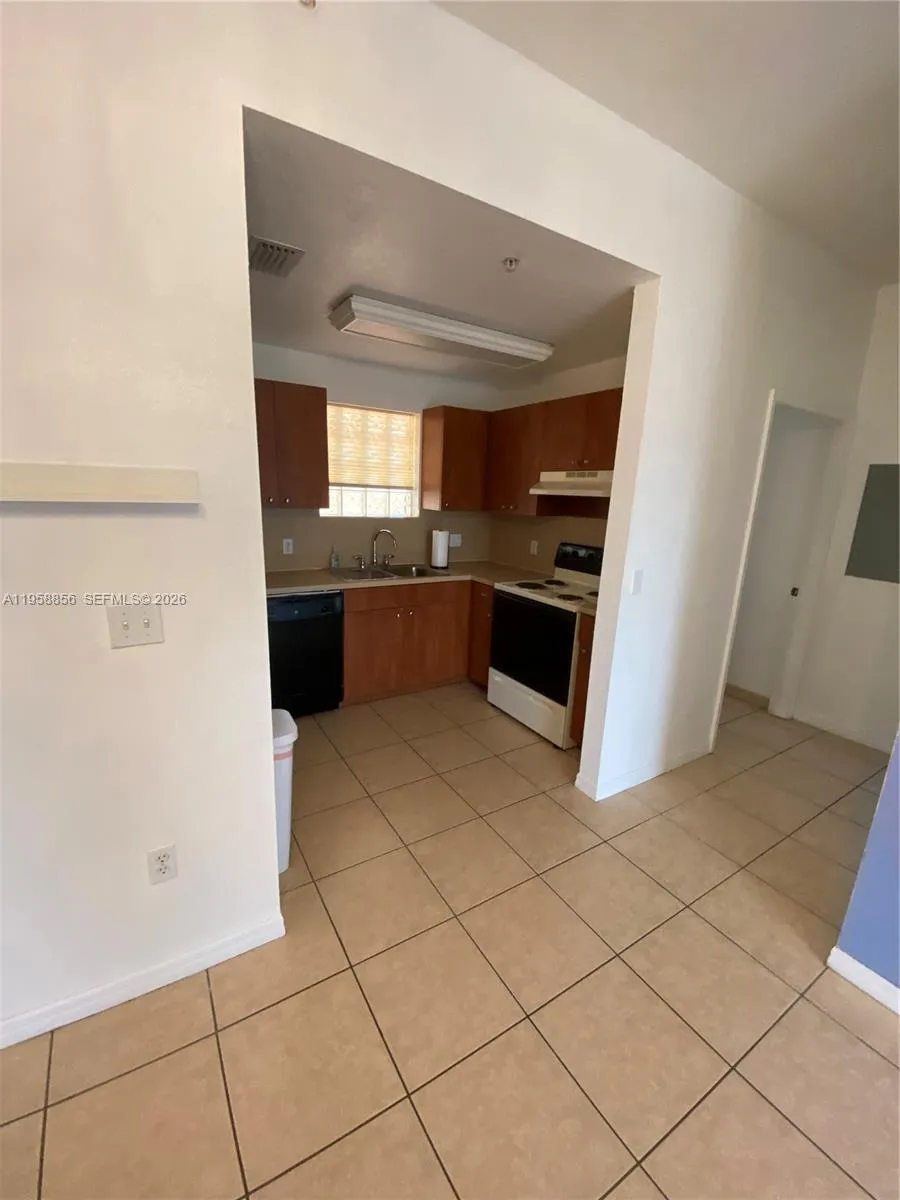 650 Palm Ave 4-a8, Hialeah, Florida 33010, Hialeah, Florida 33010, 1 Bedroom Bedrooms, ,1 BathroomBathrooms,Residential,For Sale,650 Palm Ave 4-a8, Hialeah, Florida 33010,A11958856