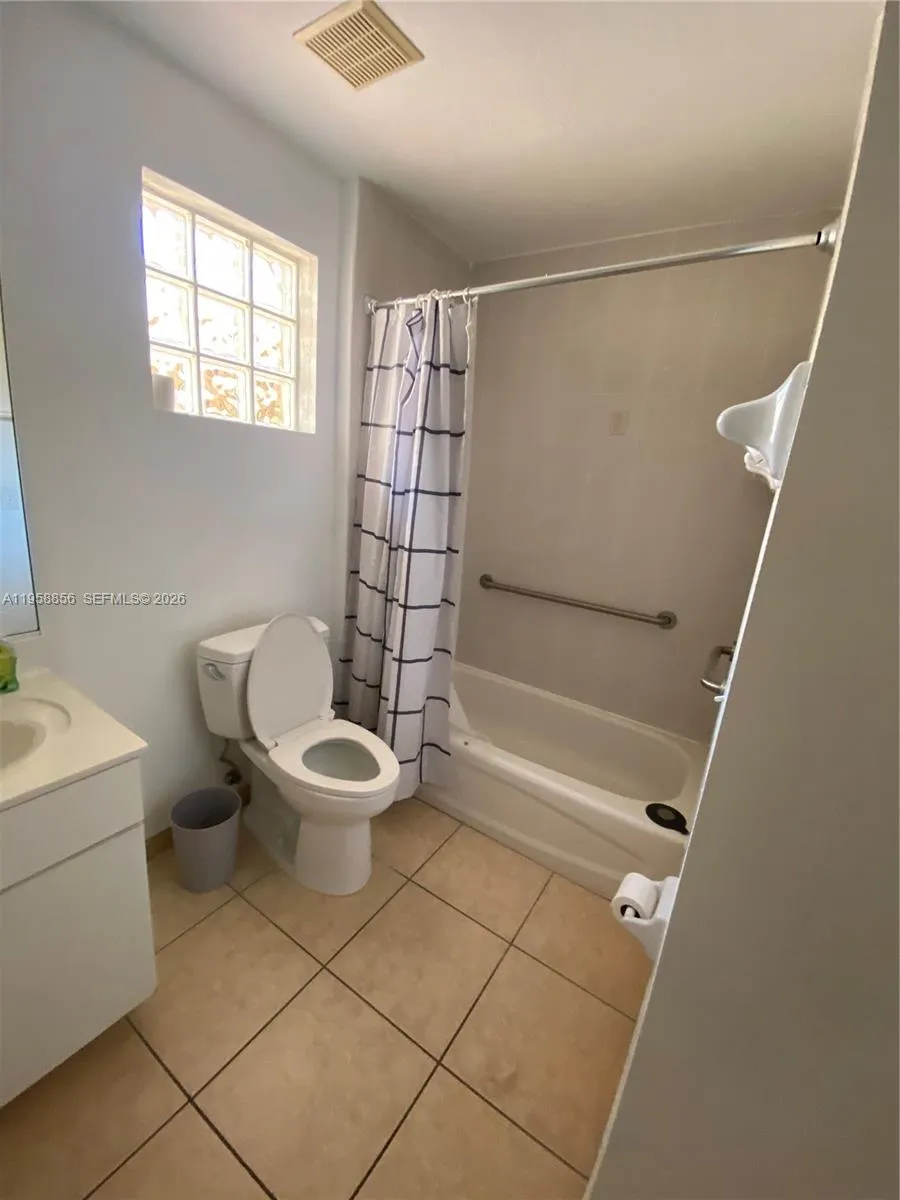 650 Palm Ave 4-a8, Hialeah, Florida 33010, Hialeah, Florida 33010, 1 Bedroom Bedrooms, ,1 BathroomBathrooms,Residential,For Sale,650 Palm Ave 4-a8, Hialeah, Florida 33010,A11958856