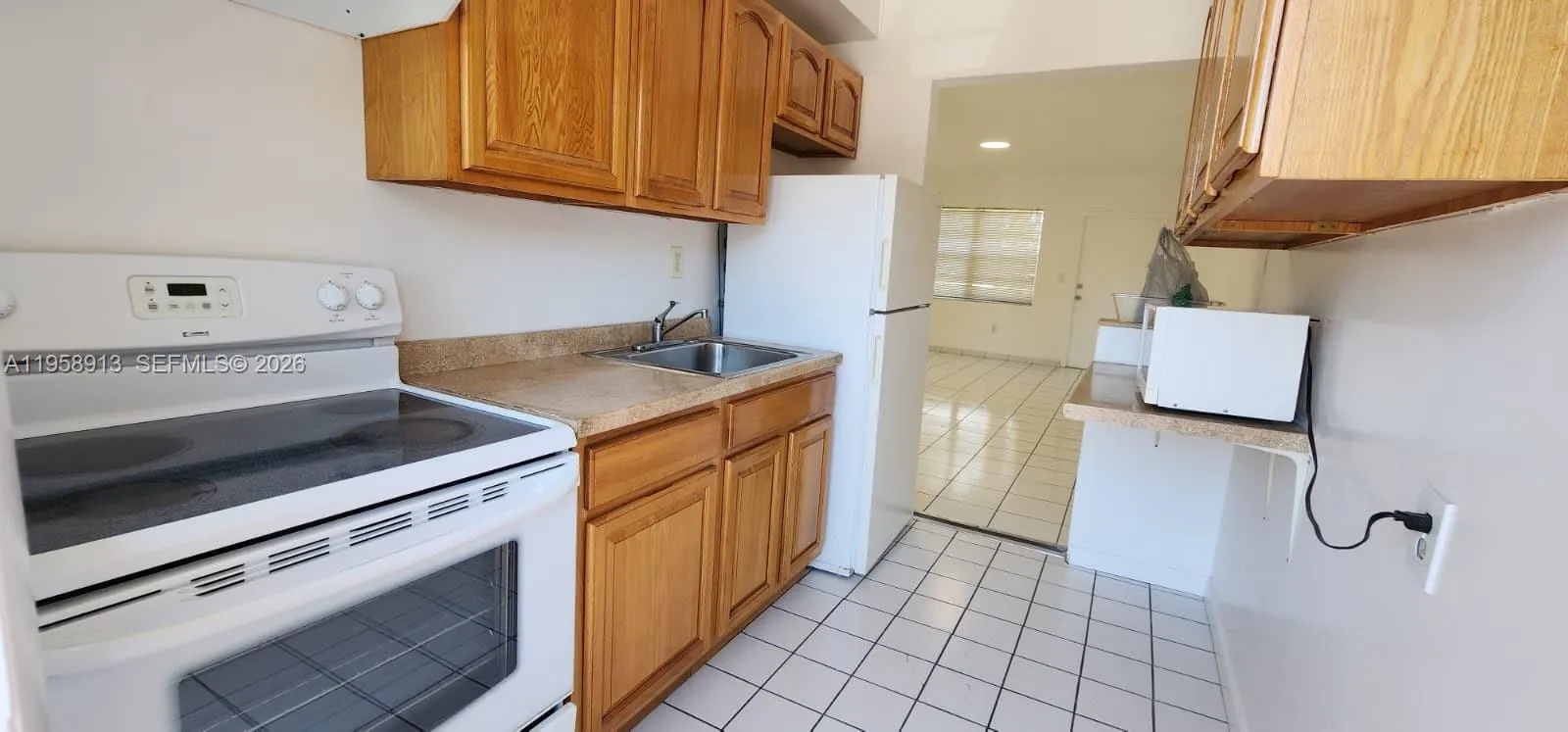3670 Sw 10th St 10b, Miami, Florida 33135, Miami, Florida 33135, 2 Bedrooms Bedrooms, ,1 BathroomBathrooms,Residential Lease,For Rent,3670 Sw 10th St 10b, Miami, Florida 33135,A11958913