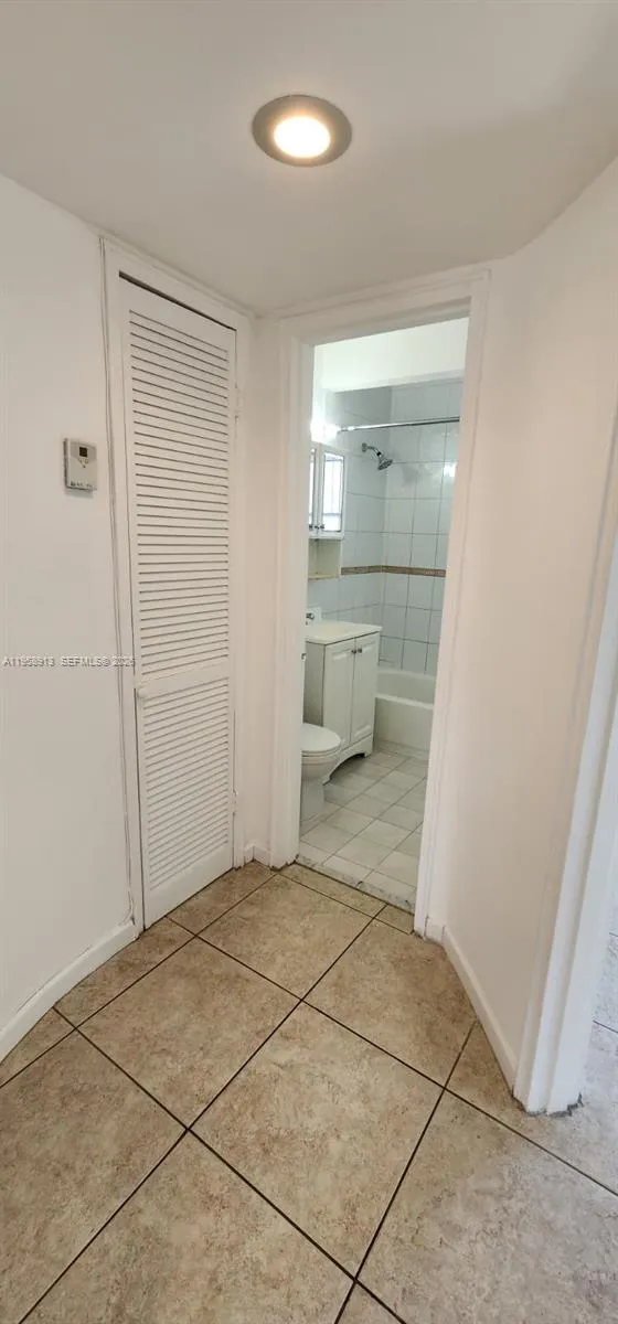 3670 Sw 10th St 10b, Miami, Florida 33135, Miami, Florida 33135, 2 Bedrooms Bedrooms, ,1 BathroomBathrooms,Residential Lease,For Rent,3670 Sw 10th St 10b, Miami, Florida 33135,A11958913