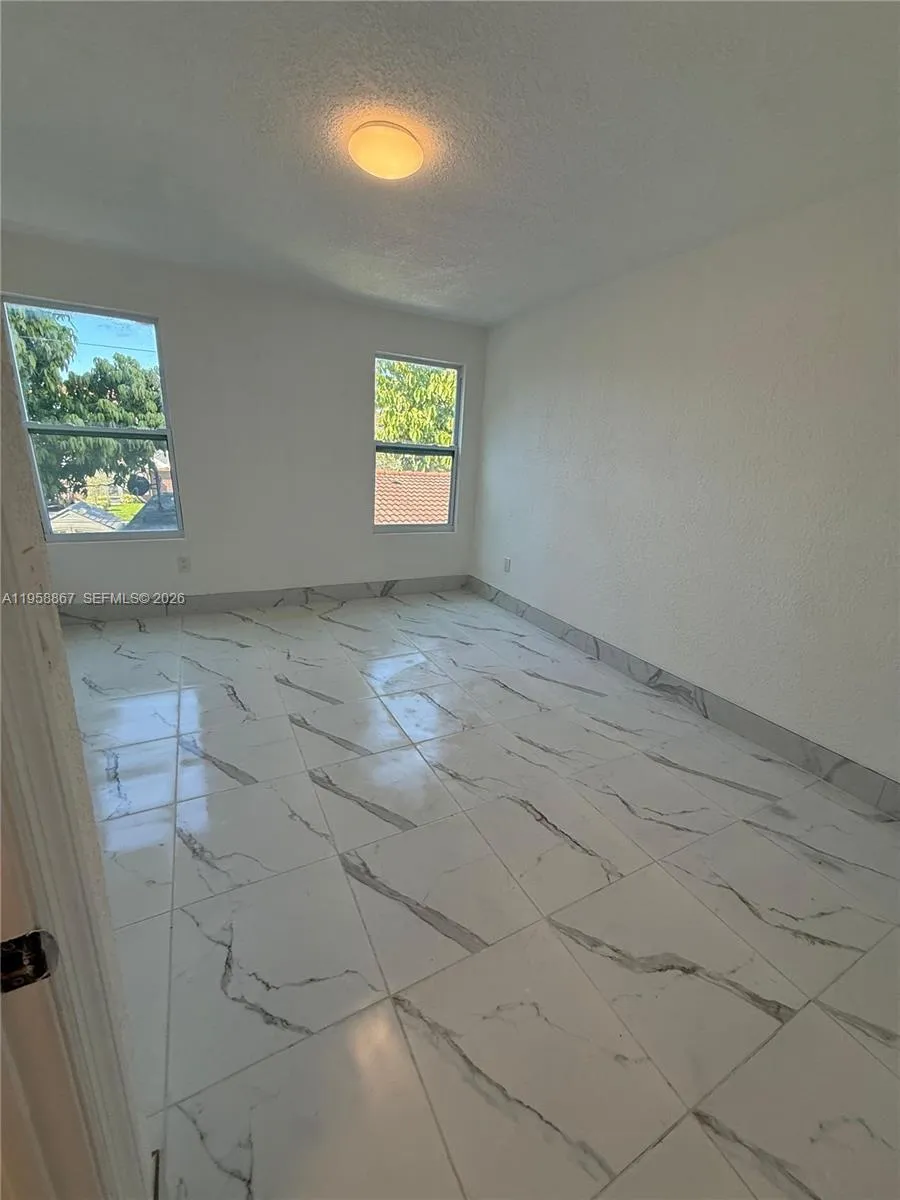 1652 Madison St 7, Hollywood, Florida 33020, Hollywood, Florida 33020, 2 Bedrooms Bedrooms, ,1 BathroomBathrooms,Residential Lease,For Rent,1652 Madison St 7, Hollywood, Florida 33020,A11958867