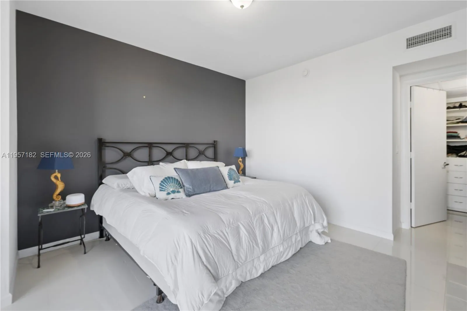 465 Brickell Ave 3804, Miami, Florida 33131, Miami, Florida 33131, 1 Bedroom Bedrooms, ,1 BathroomBathrooms,Residential,For Sale,465 Brickell Ave 3804, Miami, Florida 33131,A11957182