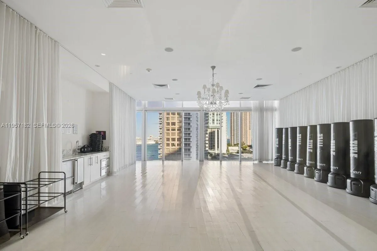 465 Brickell Ave 3804, Miami, Florida 33131, Miami, Florida 33131, 1 Bedroom Bedrooms, ,1 BathroomBathrooms,Residential,For Sale,465 Brickell Ave 3804, Miami, Florida 33131,A11957182