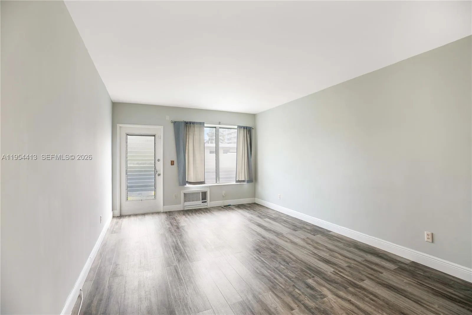 7725 Carlyle Ave 10, Miami Beach, Florida 33141, Miami Beach, Florida 33141, ,1 BathroomBathrooms,Residential,For Sale,7725 Carlyle Ave 10, Miami Beach, Florida 33141,A11954413