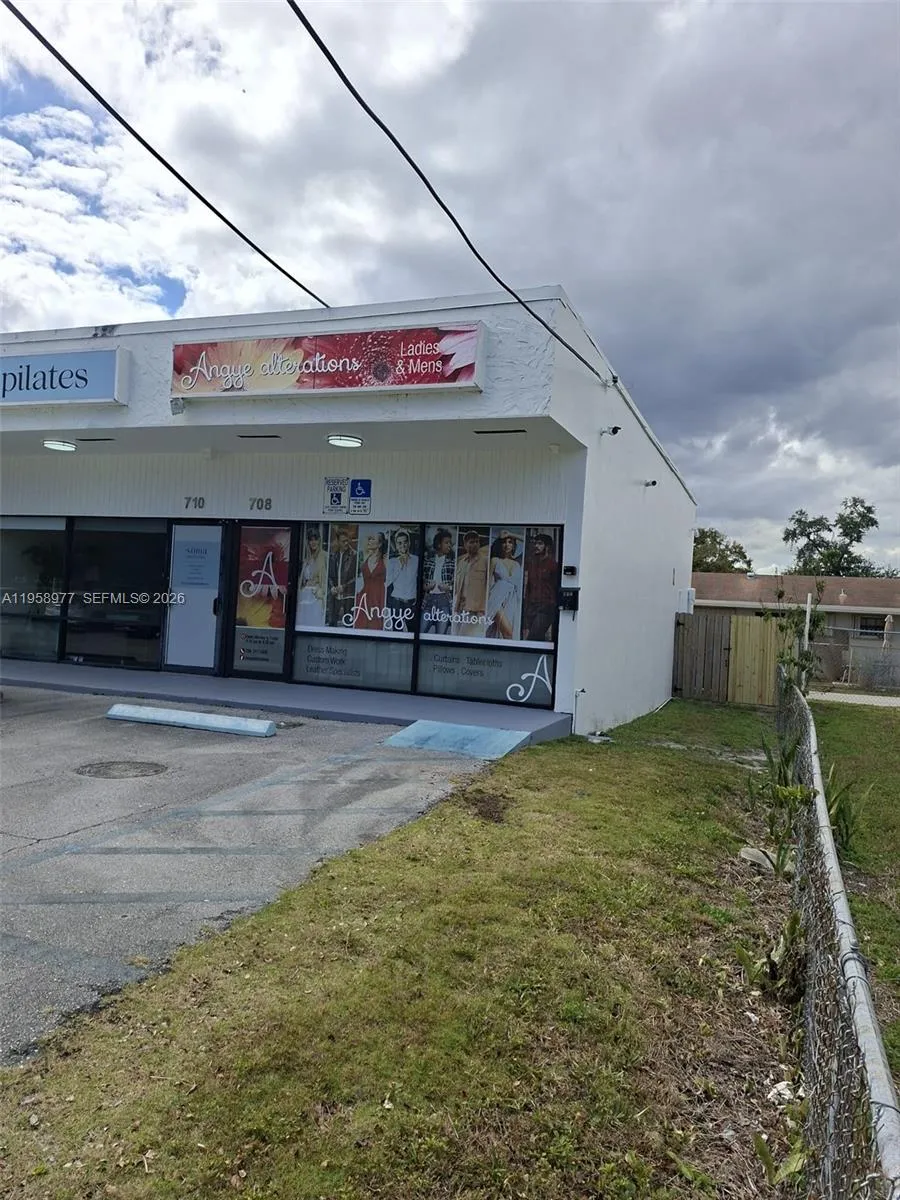 714a S Dixie Hwy, Hallandale Beach, Florida 33009, Hallandale Beach, Florida 33009, ,Commercial Lease,For Rent,714a S Dixie Hwy, Hallandale Beach, Florida 33009,A11958977