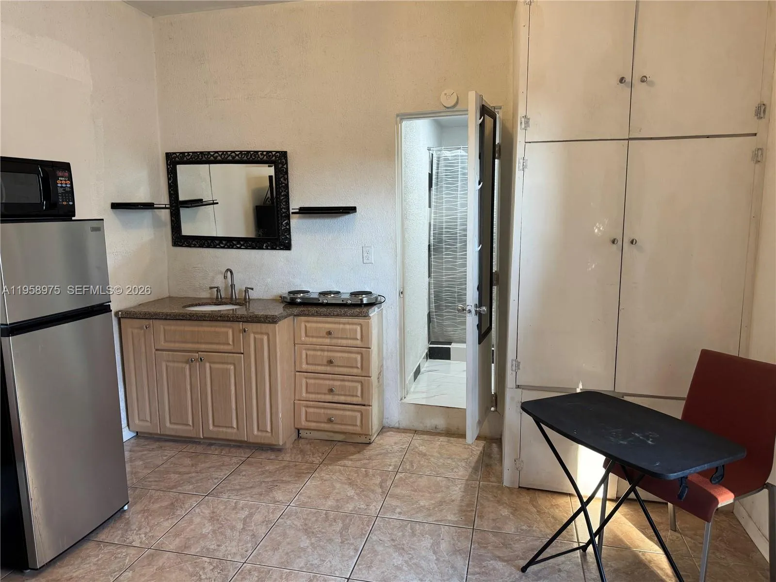 1822 Cleveland St 3, Hollywood, Florida 33020, Hollywood, Florida 33020, ,1 BathroomBathrooms,Residential Lease,For Rent,1822 Cleveland St 3, Hollywood, Florida 33020,A11958975