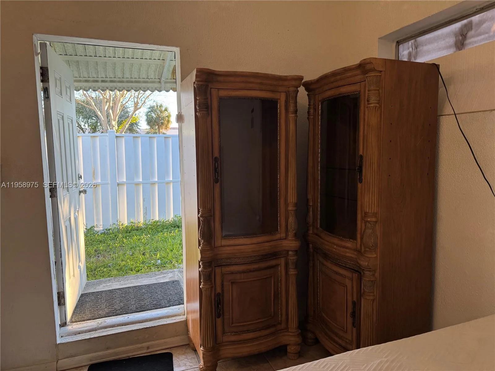 1822 Cleveland St 3, Hollywood, Florida 33020, Hollywood, Florida 33020, ,1 BathroomBathrooms,Residential Lease,For Rent,1822 Cleveland St 3, Hollywood, Florida 33020,A11958975